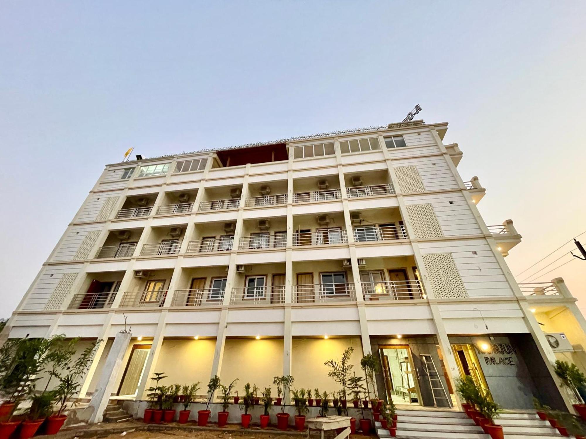 Hotel A One ! Puri, Breakfast Included- Swimming-Pool, Near Sea-Beach-And-Temple, Fully-Air-Conditioned-Hotel With-Lift-And-Parking-Facility - 1 Exterior foto