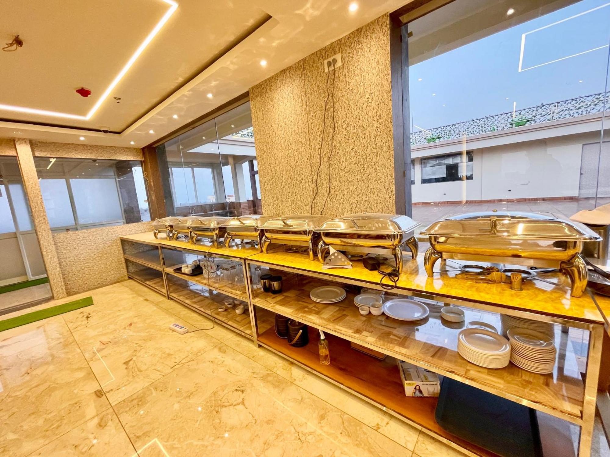 Hotel A One ! Puri, Breakfast Included- Swimming-Pool, Near Sea-Beach-And-Temple, Fully-Air-Conditioned-Hotel With-Lift-And-Parking-Facility - 1 Exterior foto
