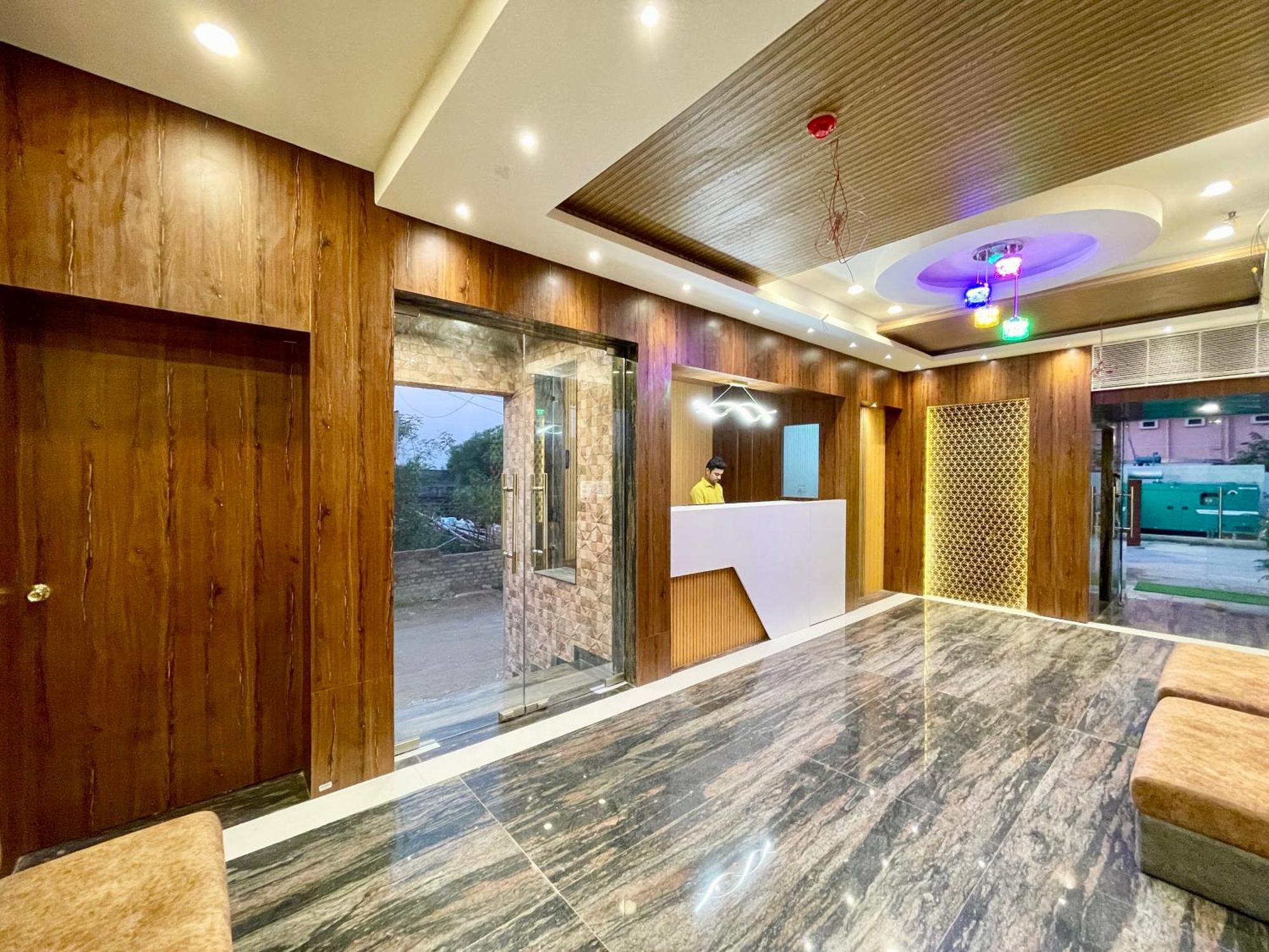 Hotel A One ! Puri, Breakfast Included- Swimming-Pool, Near Sea-Beach-And-Temple, Fully-Air-Conditioned-Hotel With-Lift-And-Parking-Facility - 1 Exterior foto